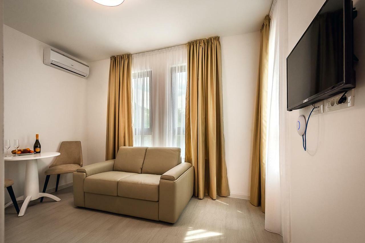 Adria Lux Apartmens 2 *