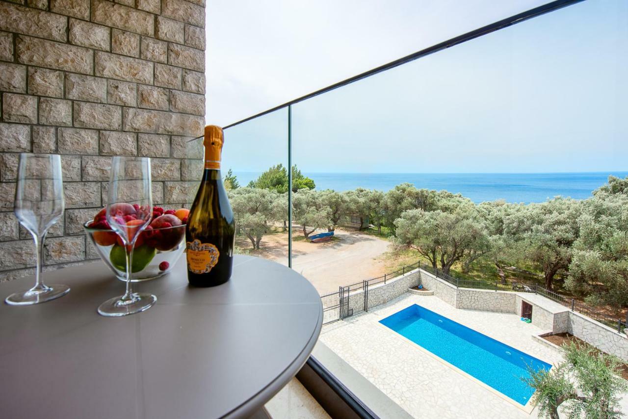 Adria Lux Apartmens 2 * Sveti Stefan